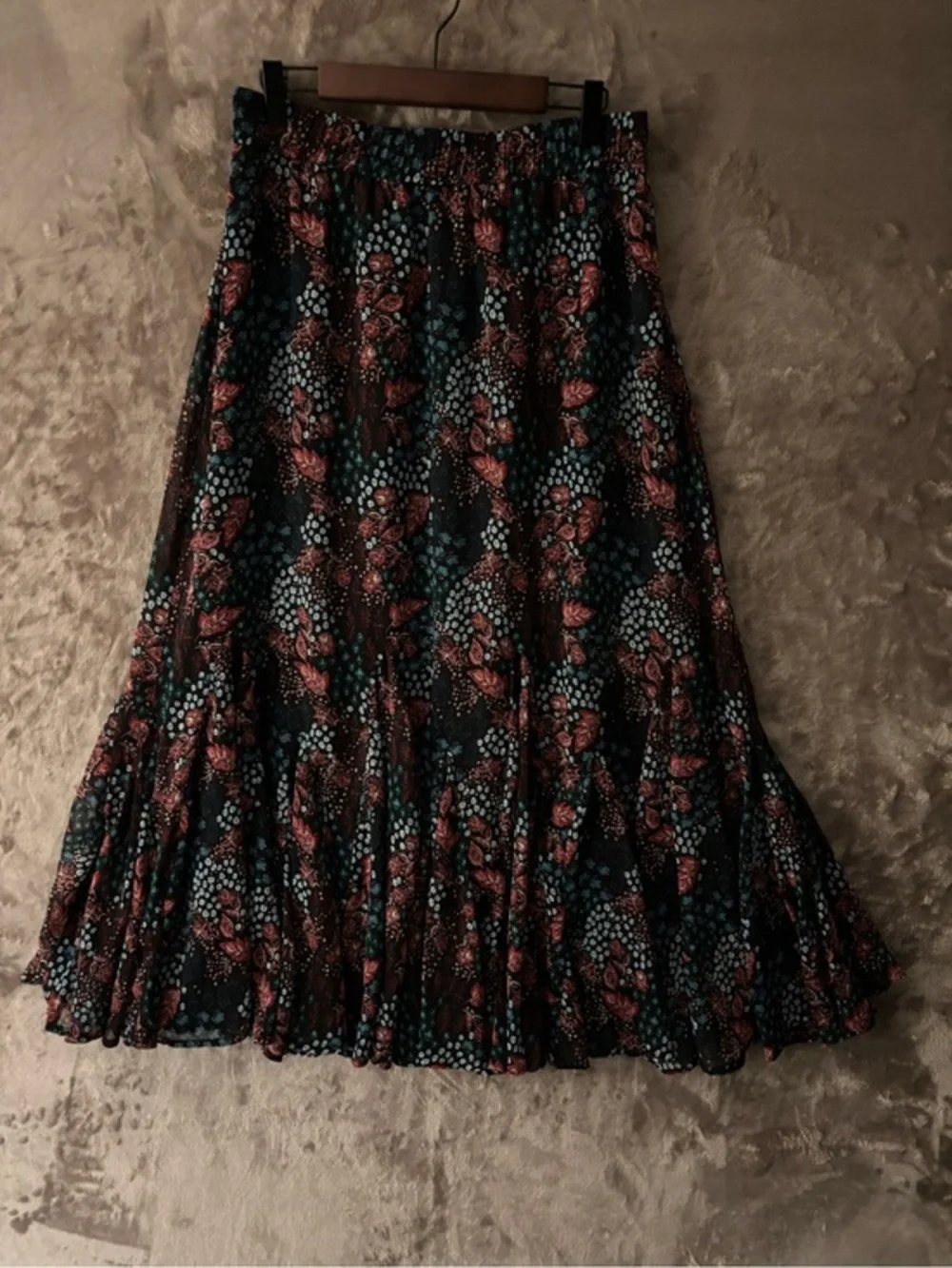 LOFT Maxi Skirt Women’s Size M Black with Pink and Teal Floral Print